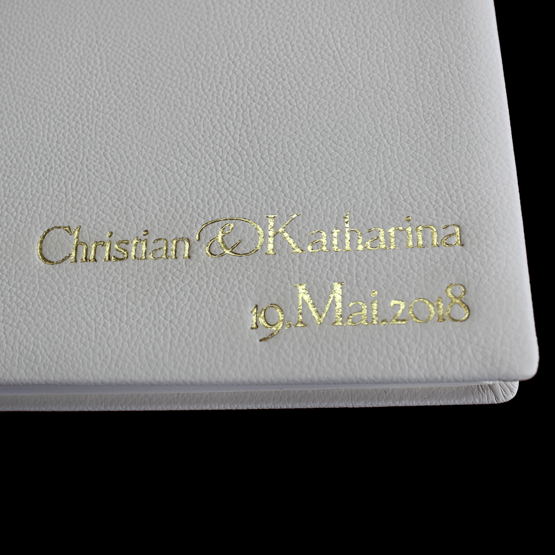 Hochzeitsalbum mit Namensprägung