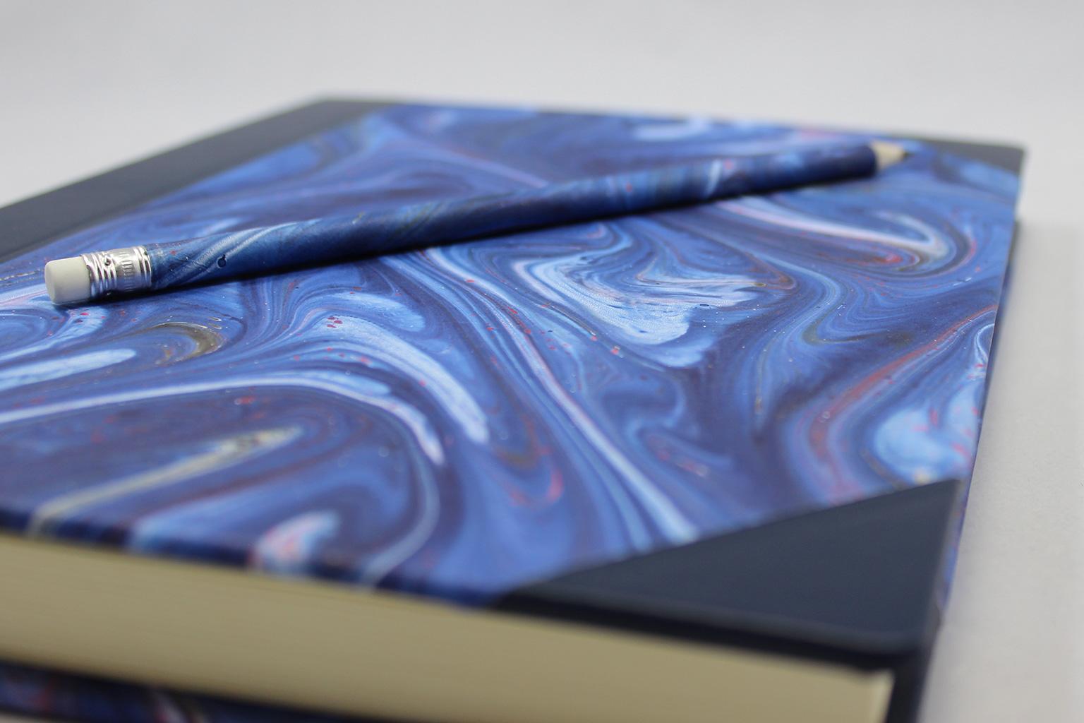 c2-notizbuecher-marmor-halbleder-70-bild_02