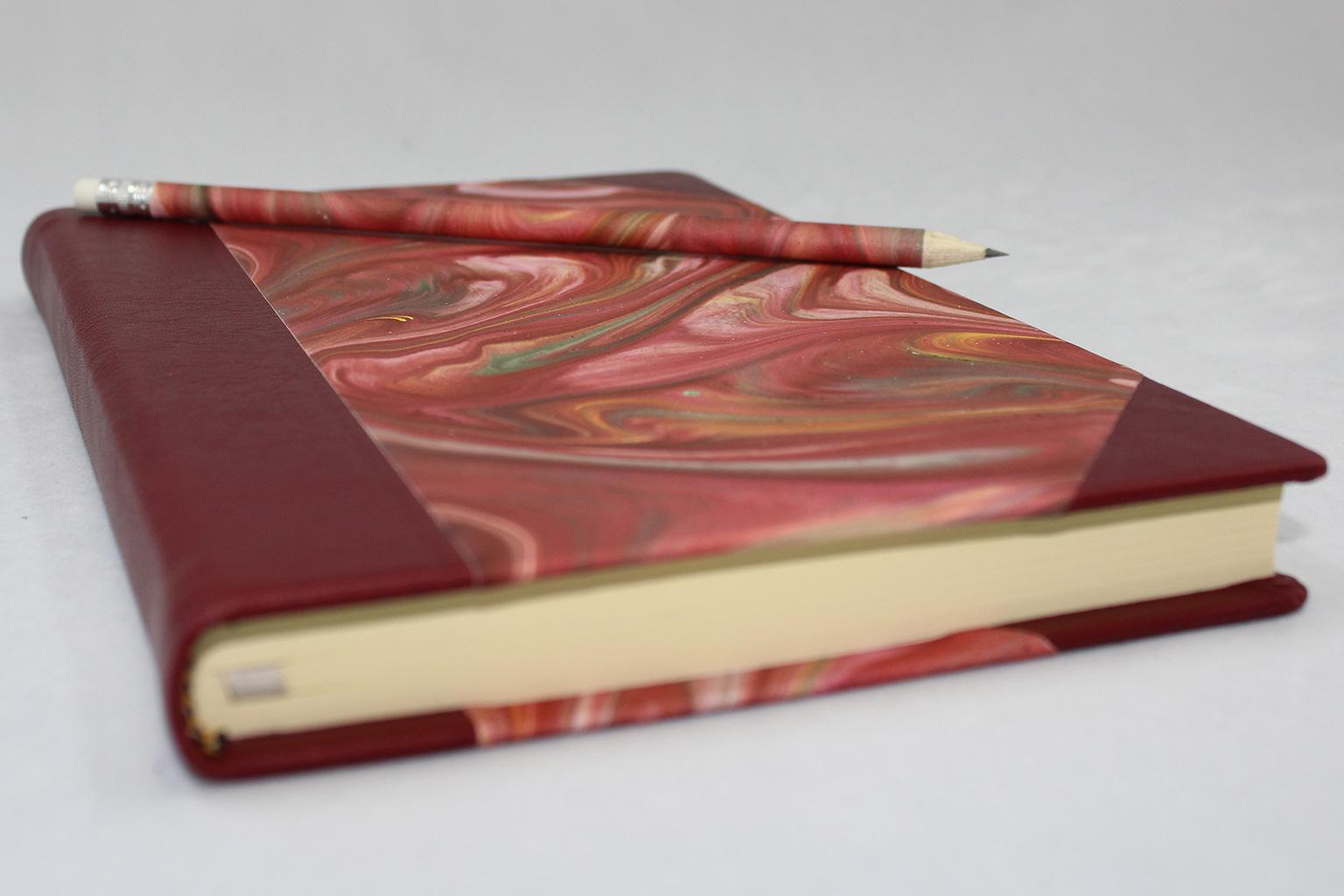 c2-notizbuecher-marmor-halbleder-70-bild_03