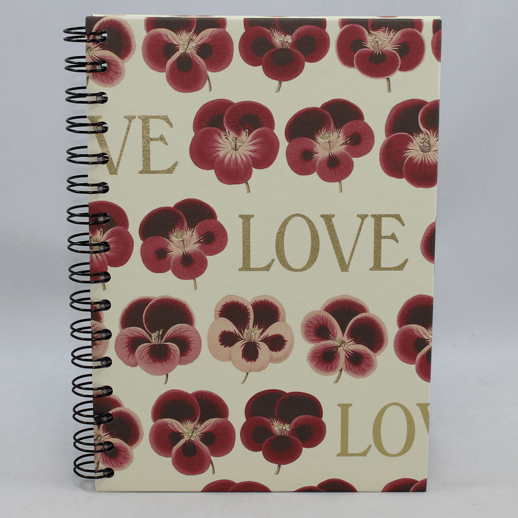 Notizbuch Love Papiereinband mit Blütenmotiven in Ringbindung. Roe und rote Blüten