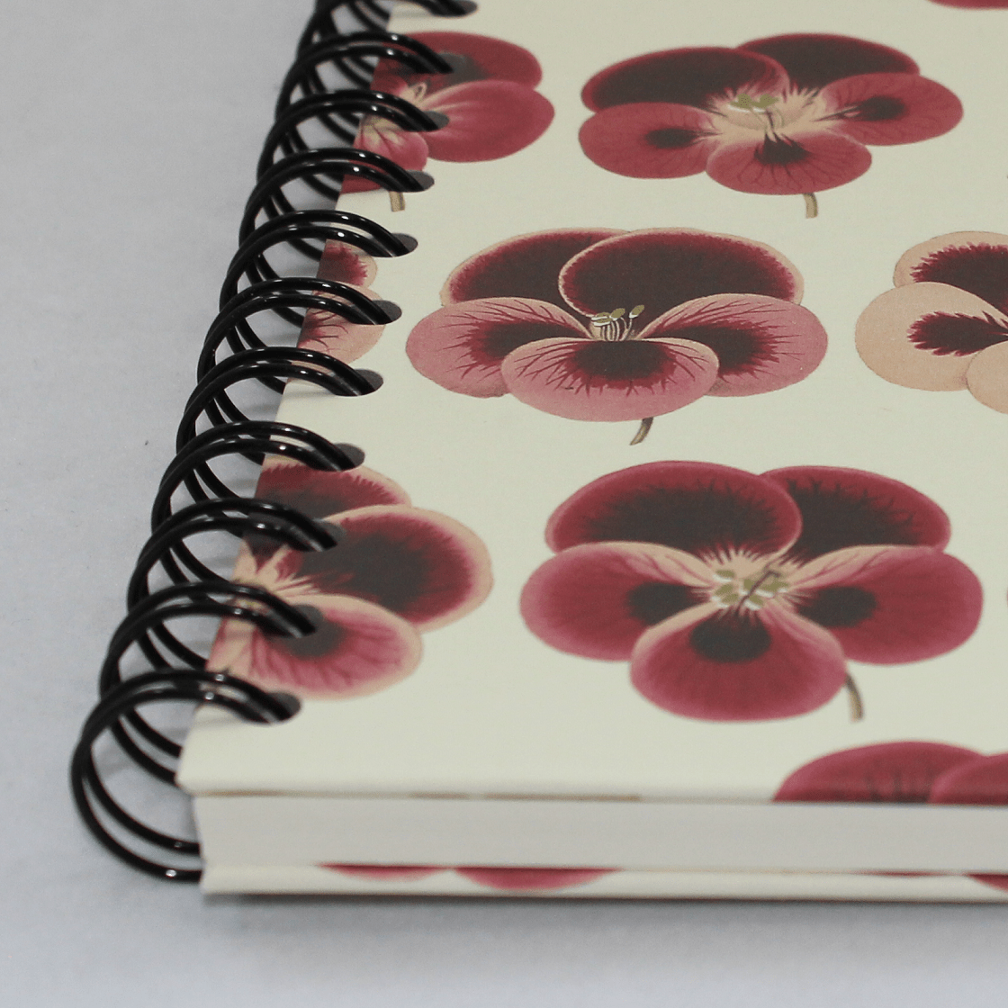 Notizbuch Love mit Spiralbindung Notizbuch Love mit bestem Chamoirefarbenem Einschreibpapier