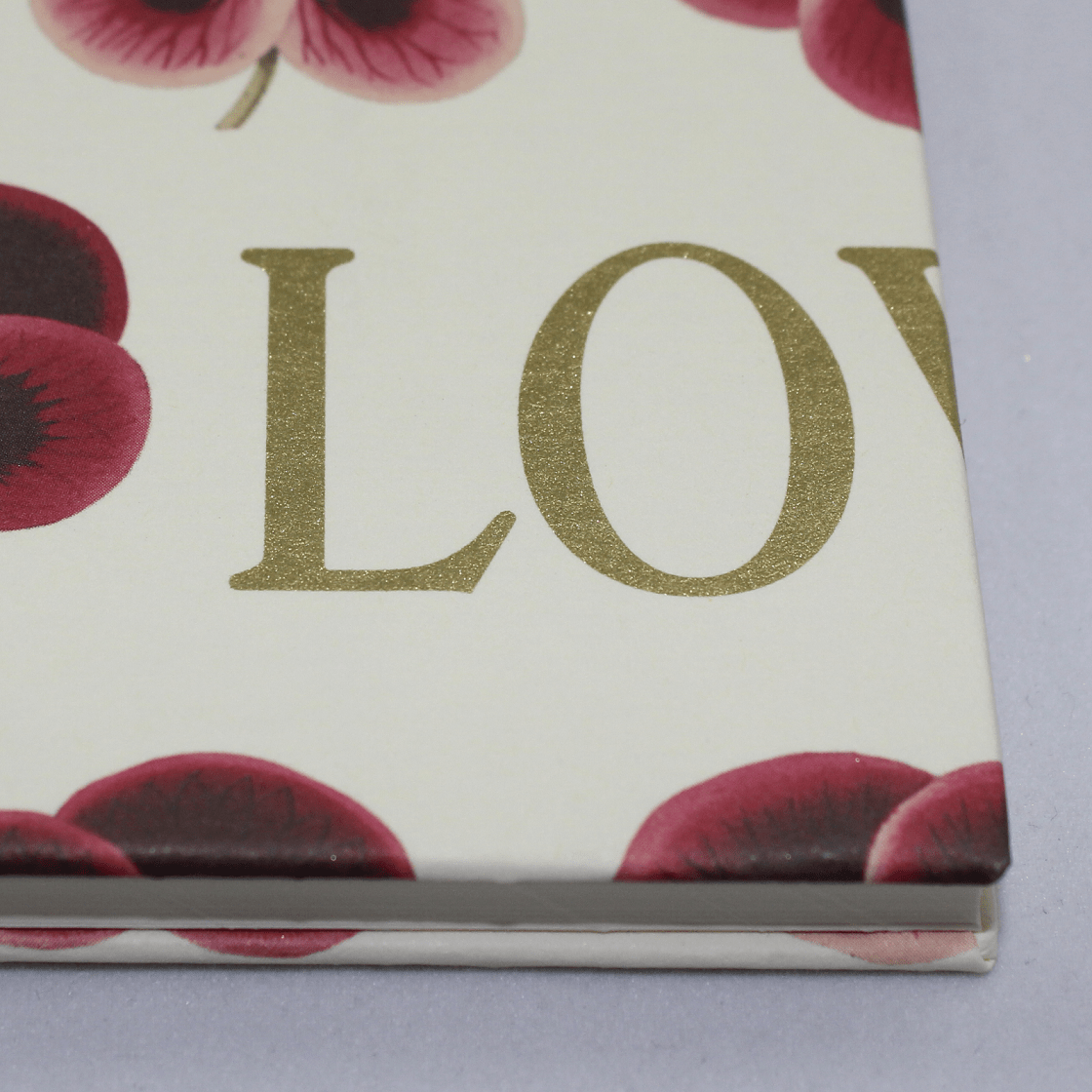 Notizbuch Love mit von Hand eingezogenem Einband Notizbuch Love mit dreiseitigem Glattschnitt und Hardcover