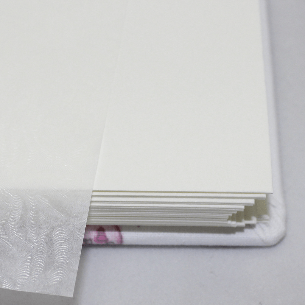 Kinderalbum Maus aus hochwertigem Fotokarton Kinderalbum Maus mit Pergaminpapier. Handarbeit der Buchbinderei Vera Donna