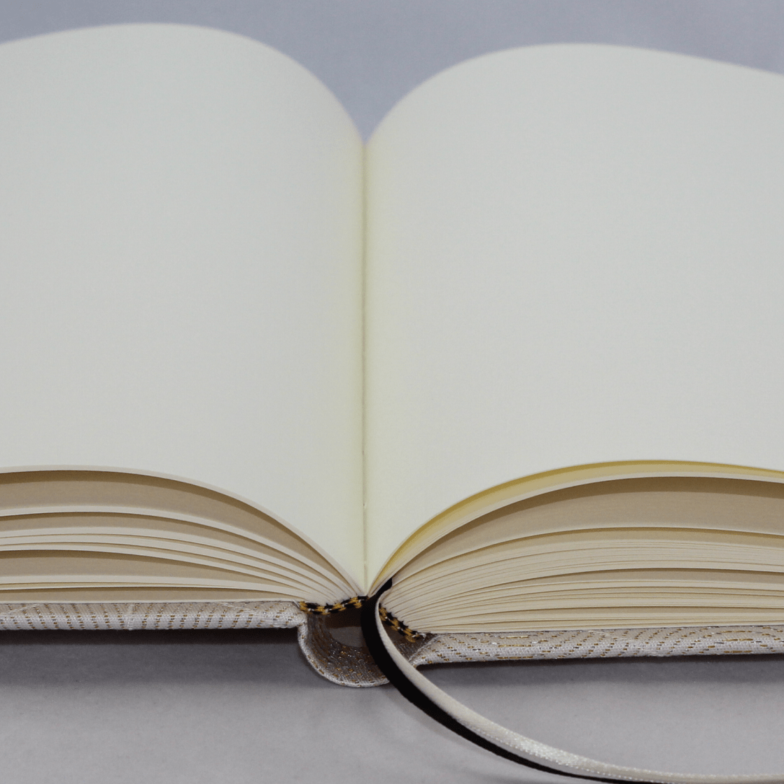 Gästebuch Sina creme aus bestem Einschreibpapier