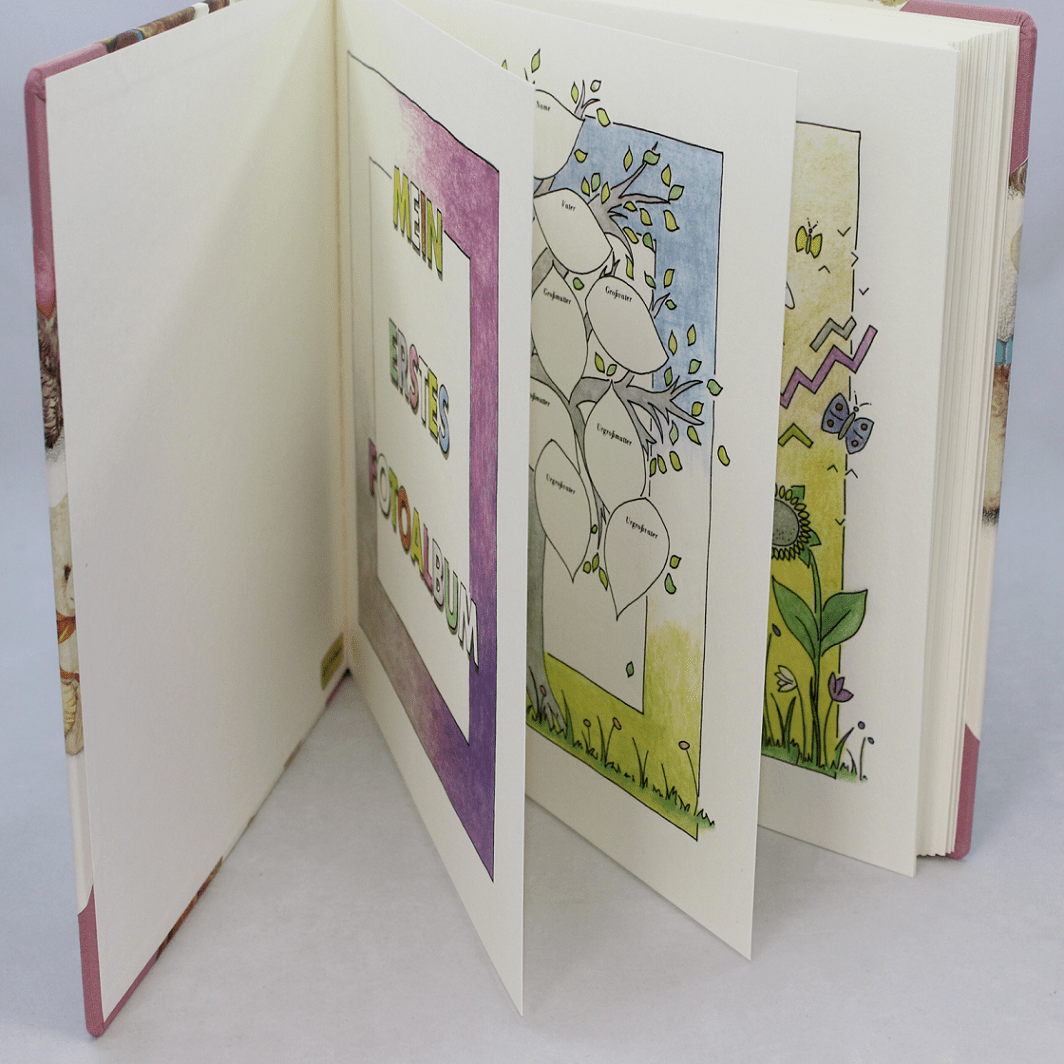 Kinderalbum Bärenfamilie Leinen rosé mit farbenfrohem Vorspann