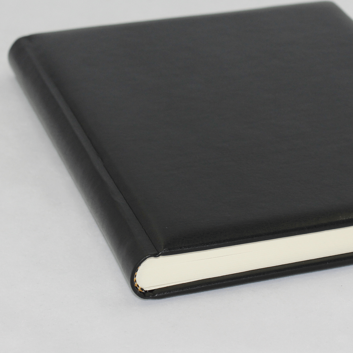 Gästebuch Memory Kunstleder schwarz gerundeter Buchrücken Gästebuch Memory schwarz handgerissener Büttenrand