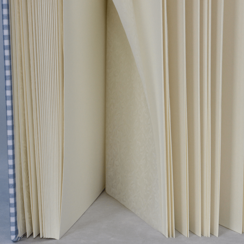 kinder-fotoalbum-teddy-blau-mit-schuetzendem-pergaminpapier Kinder Fotoalbum Teddy