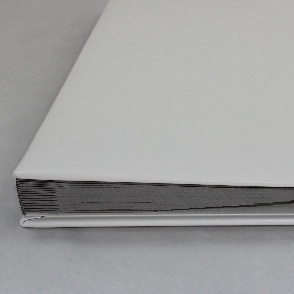 unterschriftenmappe-leder-weiss-mit-hochwertigem-fotokarton Unterschriftenmappe weißes Glattleder