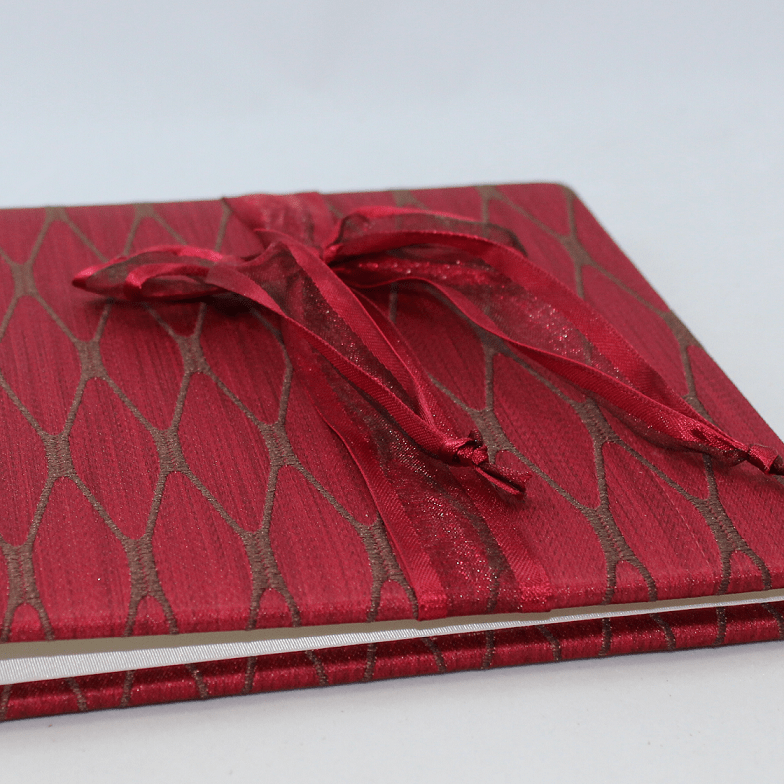 CD Album Milano rot italienischer Stoff in Rautenoptik mit Dekoschleife CD-Album Milano rot