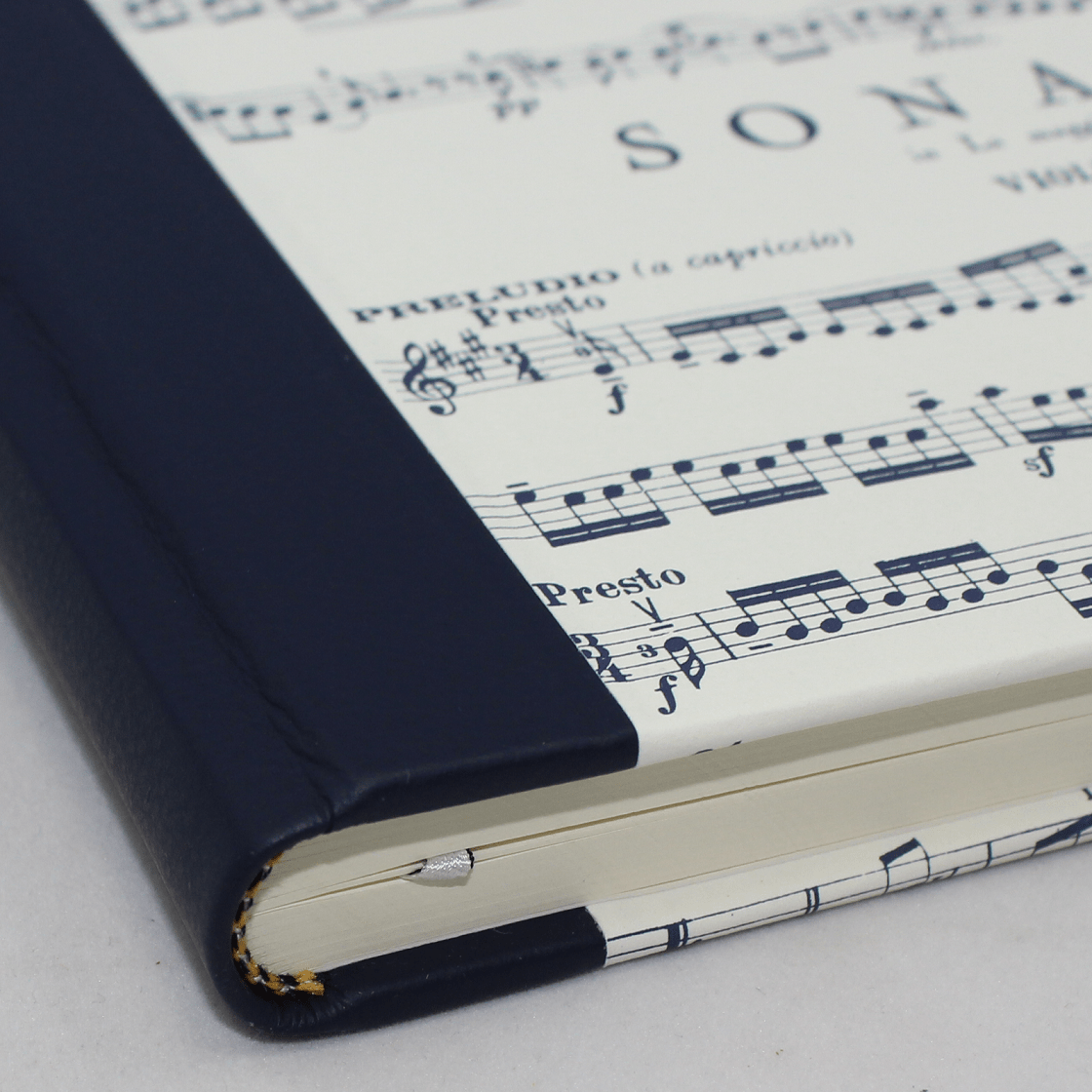 Einschreibbuch Sonata mit Stift Fadenheftung