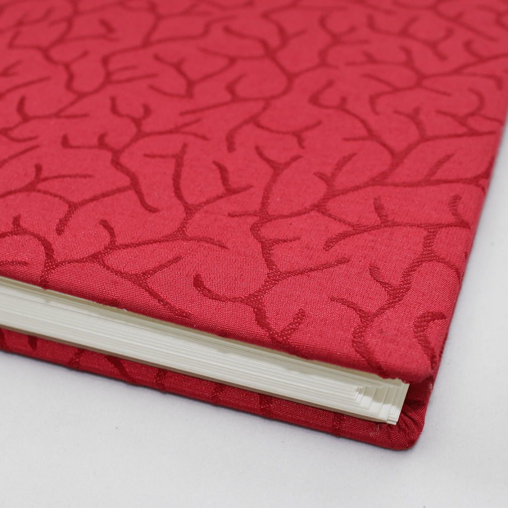 Fotoalbum Campo rot mit von Hand eingezogenen Ecken