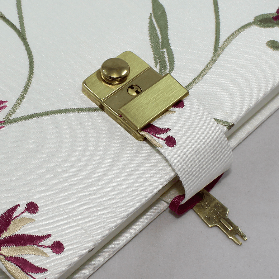 Tagebuch mit Schloss Leanne