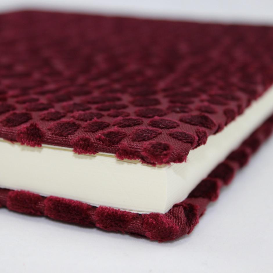 Gästebuch Tedd Einschreibpapier Gästebuch Tedd hochkant in rot oder blau