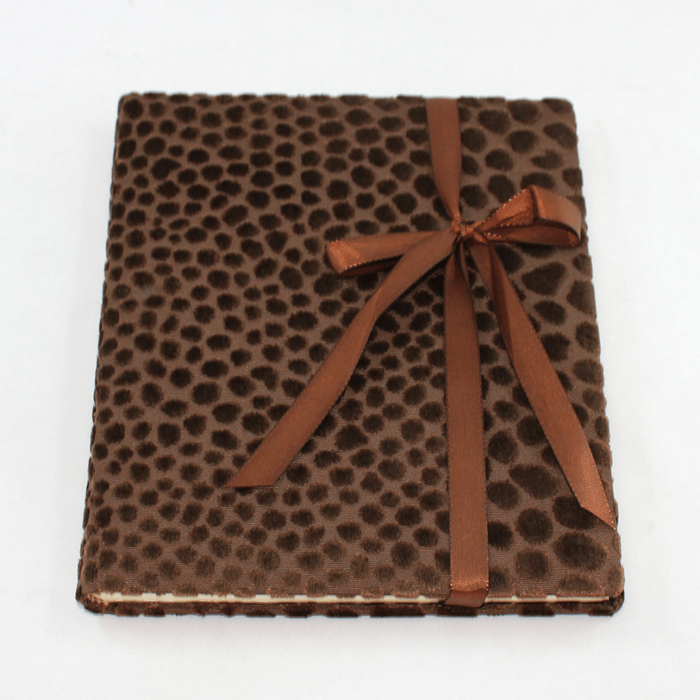 Gästebuch Tedd hochkant in braun mit Schleife