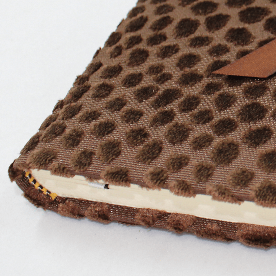 Gästebuch Tedd hochkant in braun mit Schleife