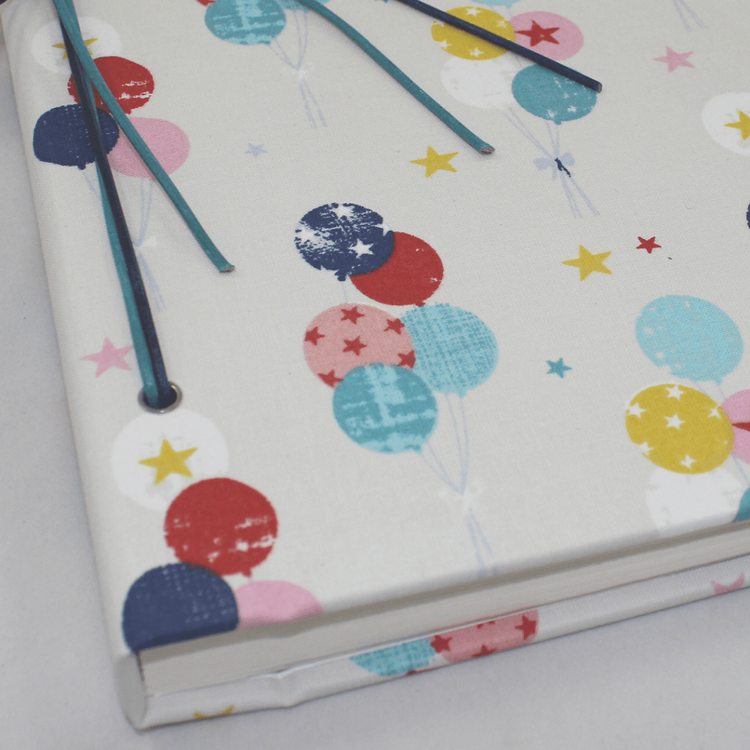 Fotoalbum Luftballons in beige-blau mit Kordelbindung