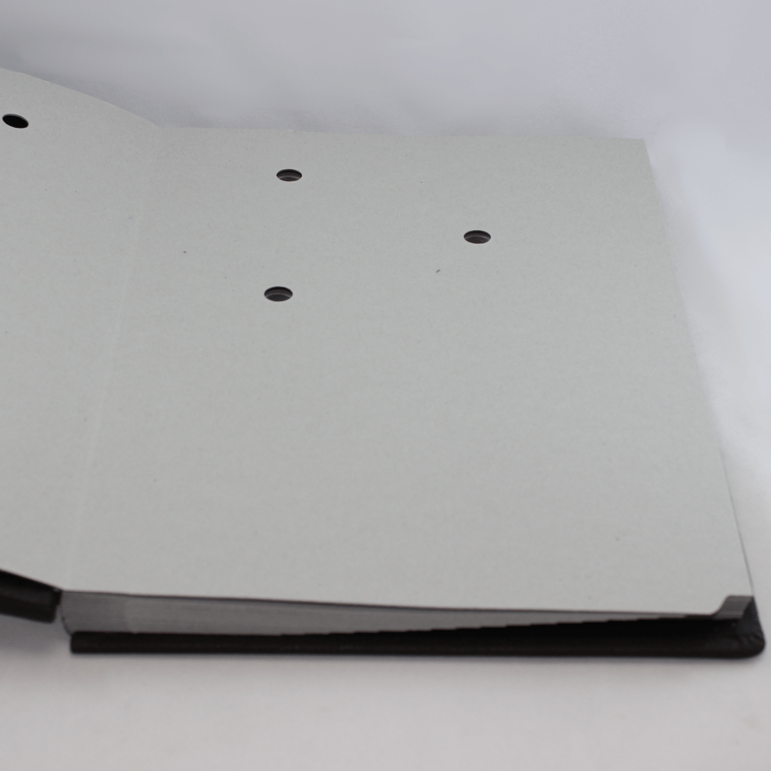 Unterschriftenmappe aus Büffelleder aus grauer Kartonage Unterschriftenmappe aus Büffelleder