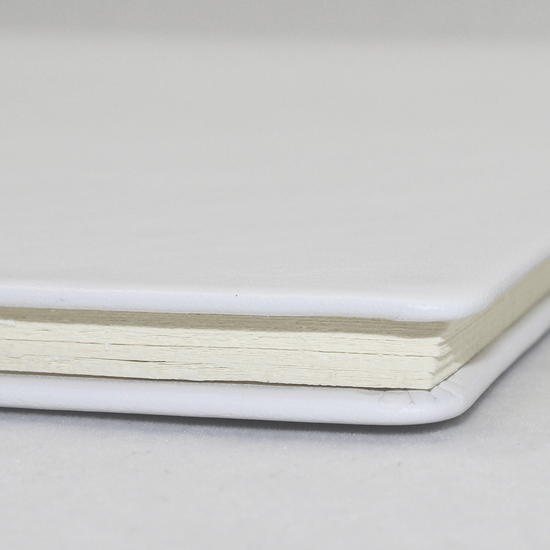 Business-Mappe DIN A4 aus weißem Vollrindleder