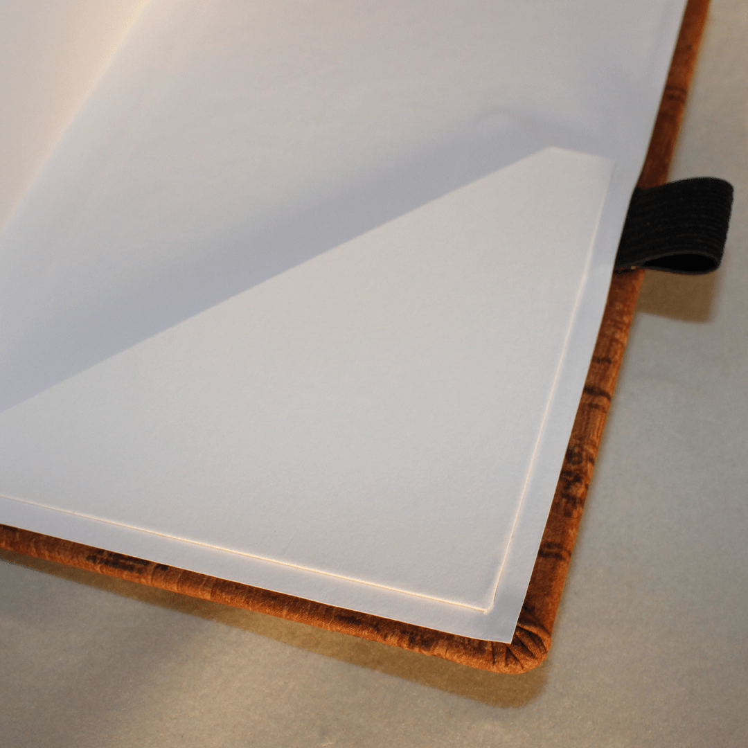 Kalender im Taschenformat in Straußenoptik