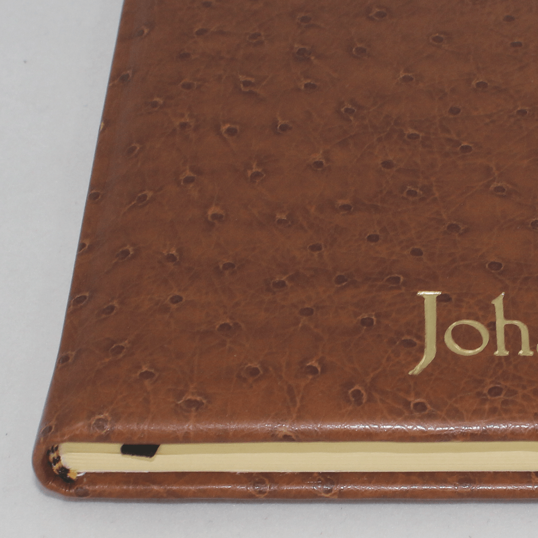 Kalender im Taschenformat in Straußenoptik