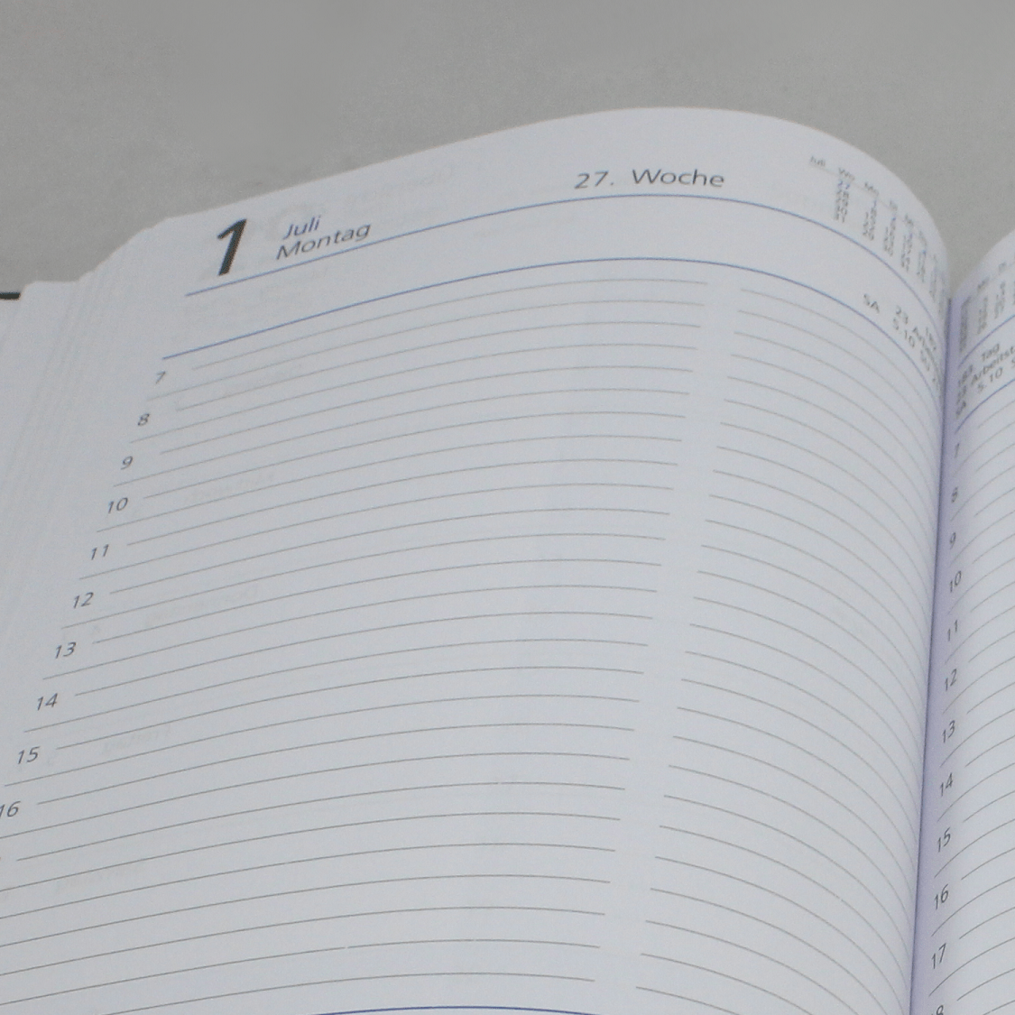 Taschenkalender DIN A5 mit Tagesübersicht Taschenkalender DIN A5 mit goldener Namensprägung