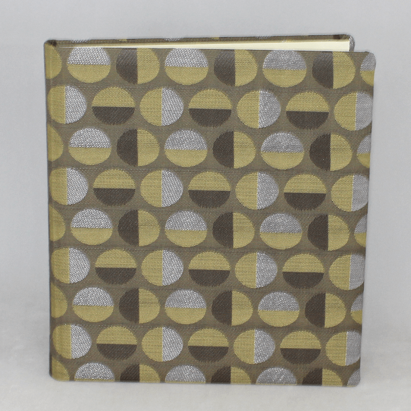 Dess. Swing F.9 hochkant Hauptansicht Gästebuch Swing hochkant in Grün