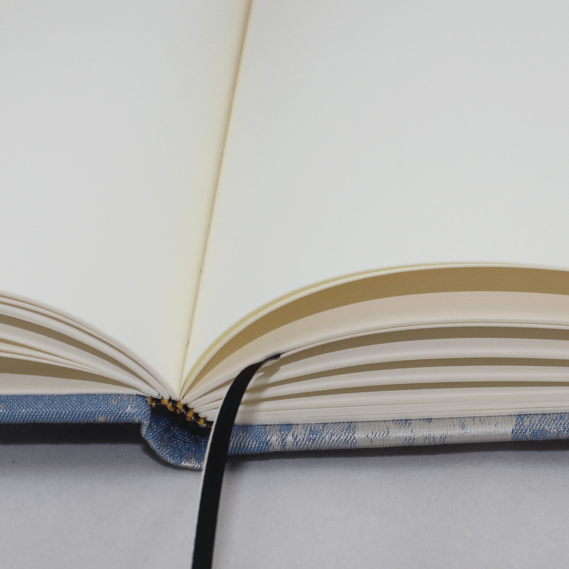 Gästebuch Anik quer in Blau