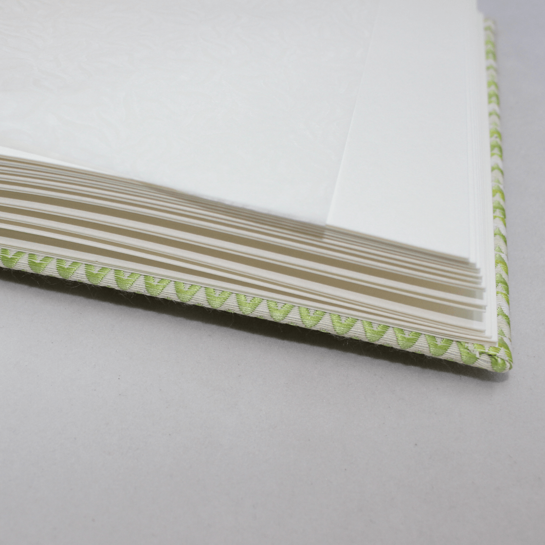 Fotoalbum Green Wave im Querformat mit Pergaminpapier Fotoalbum Green Wave im Querformat