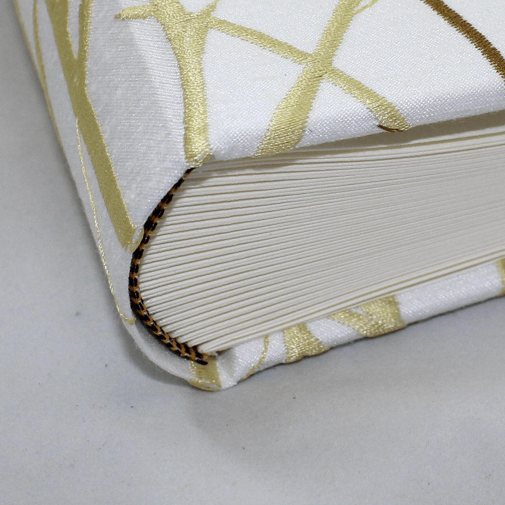 Fotoalbum Jasmin XL im Stoffeinband mit gestickten Zweigen