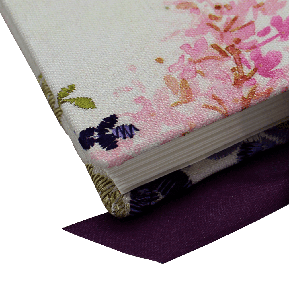 Foto-Gästebuch Milla mit Blumenstickereien