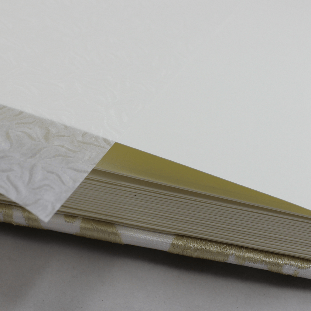 Des.Scarlett Fotoalbum offen Fotoalbum Scarlett groß im Stoffeinband mit goldenen Zweigen