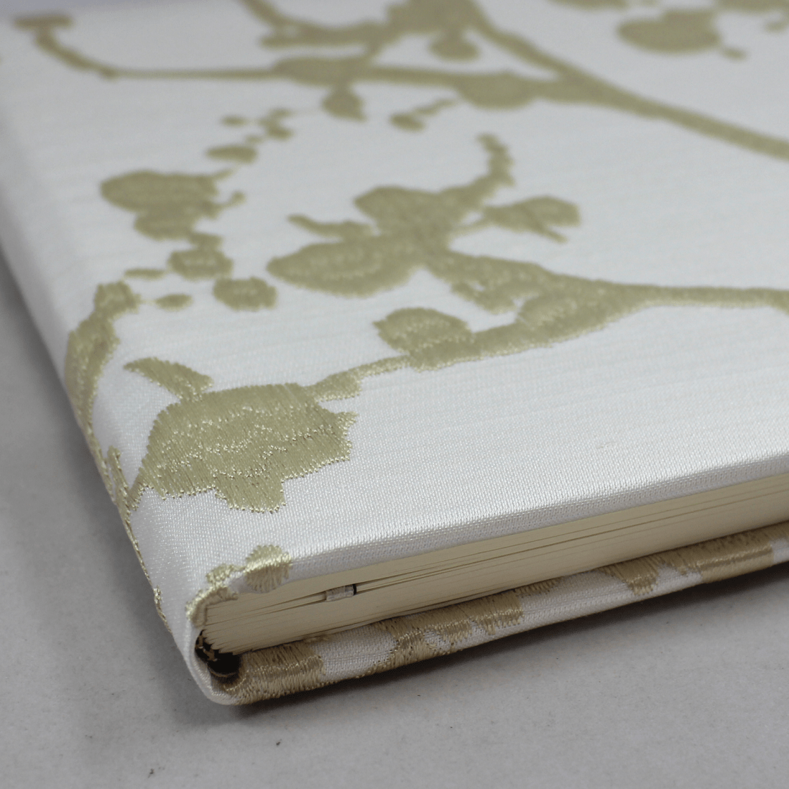 Des.Scarlett Gästebuch quer runder Buchrücken