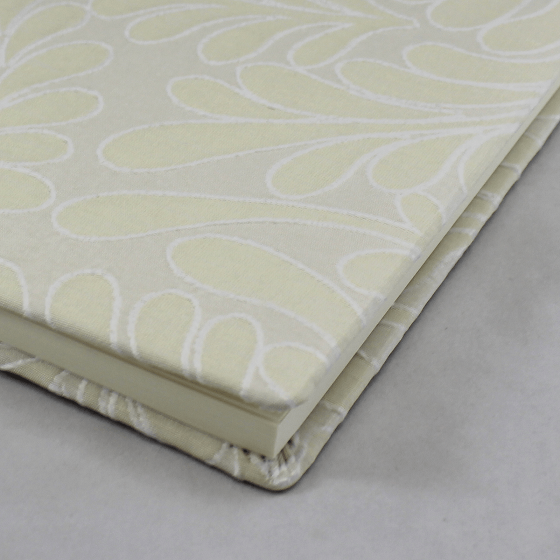 Des.Zara Gästebuch quer charmoire runde Ecken Gästebuch Zara quer in Creme