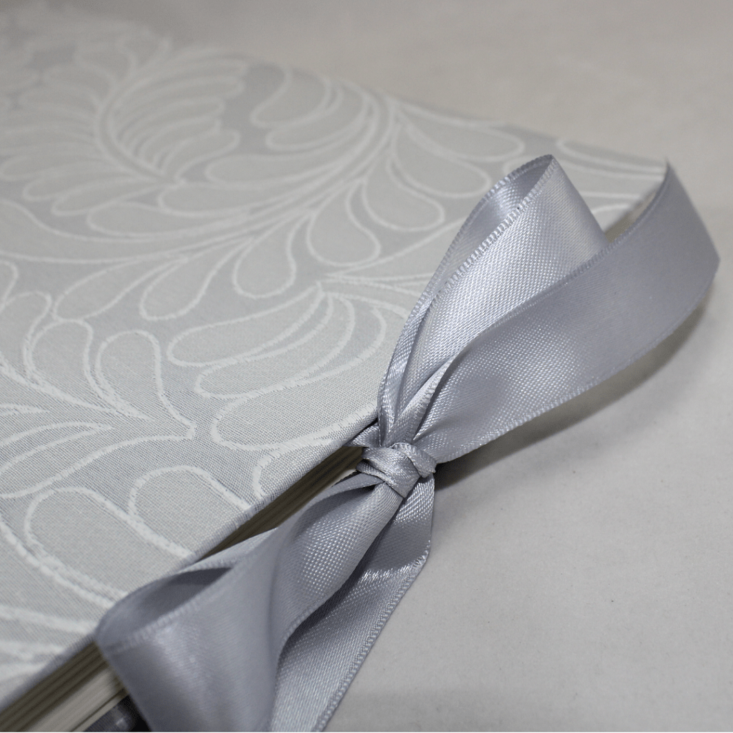 Foto-Gästebuch Zara in Grau