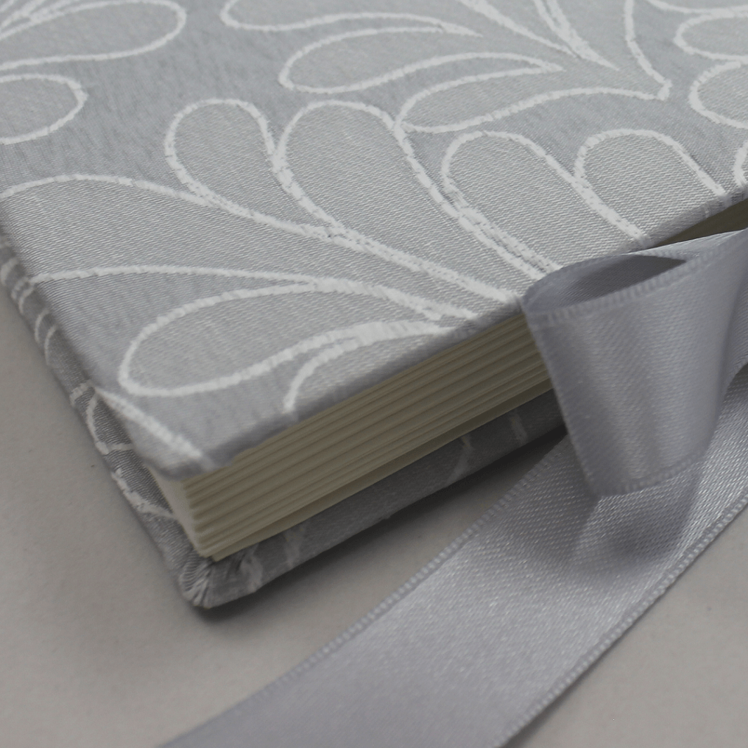 Foto-Gästebuch Zara in Grau