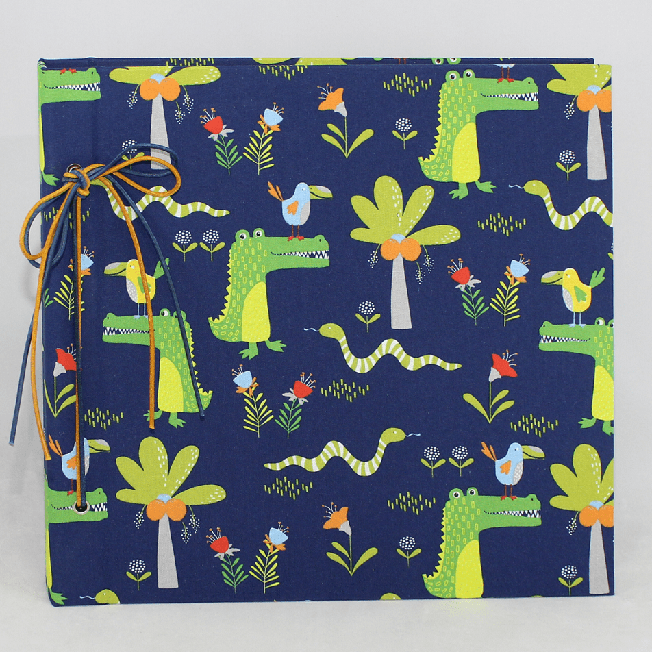 Kinderalbum Krokodil mit Kordelbindung in Blau