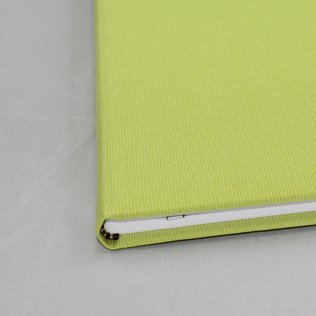 Gästebuch Multicolori hochkant in Apfelgrün