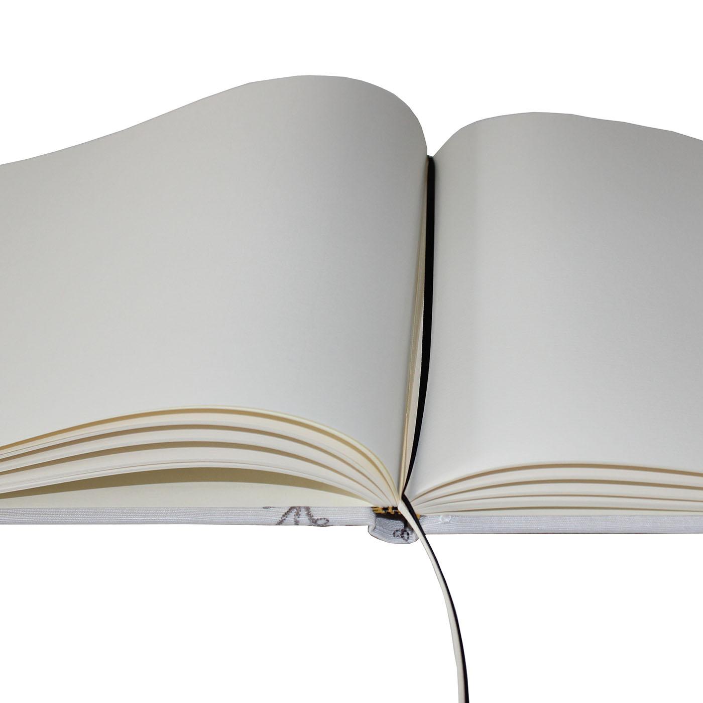 IMG_6654 klein Gästebuch Posy mit Satinschleife im Querformat