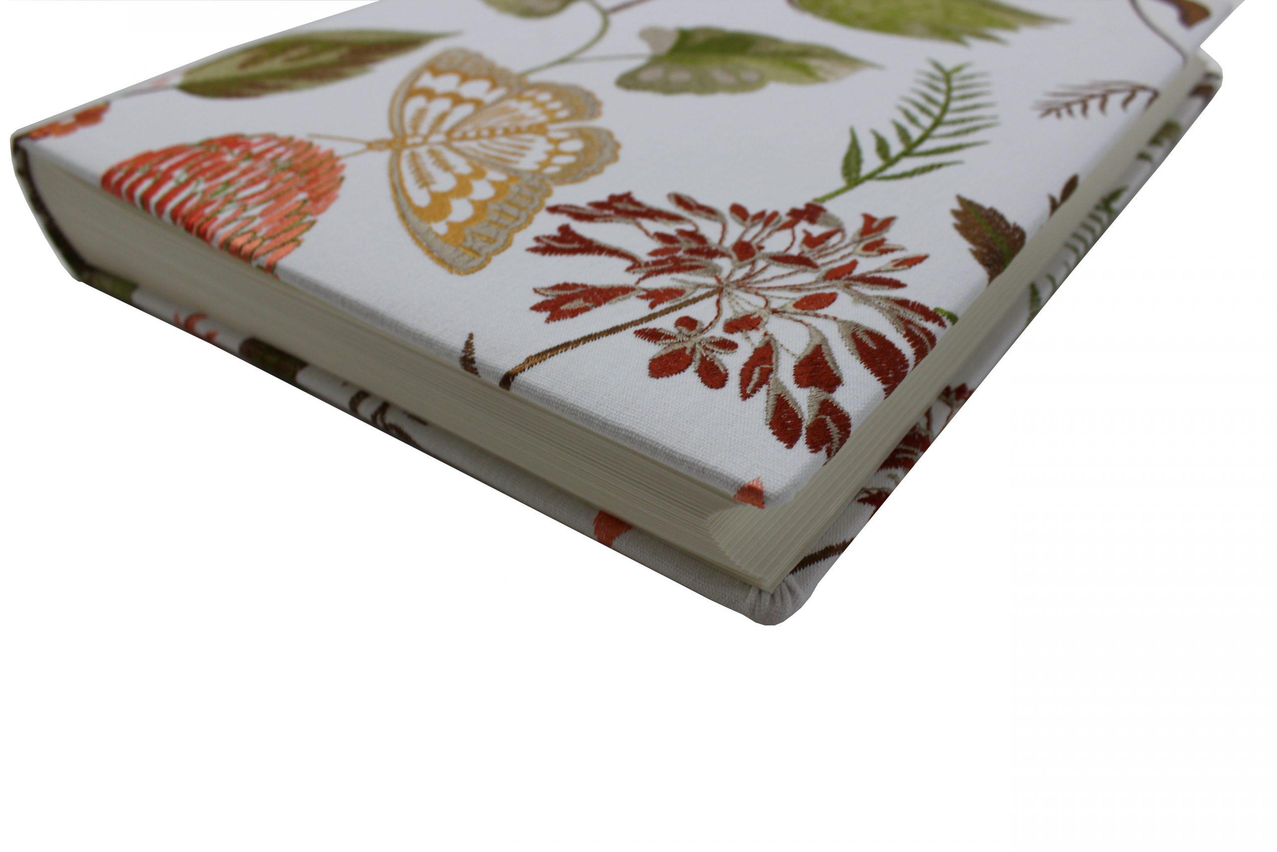 Fotoalbum XL Ava mit bunten Blumenstickereien