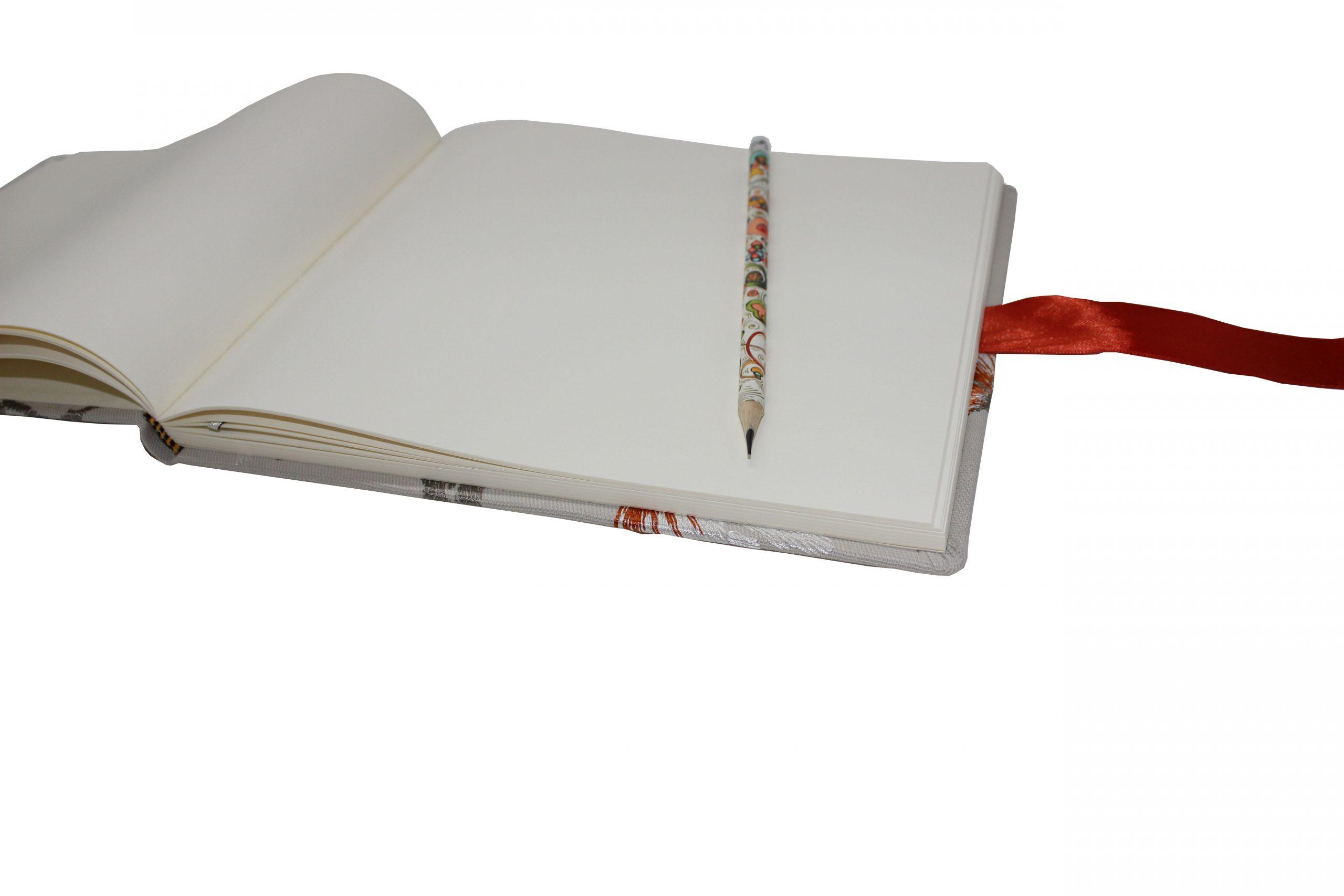 Gästebuch Hazel mit Satinschleife im Querformat