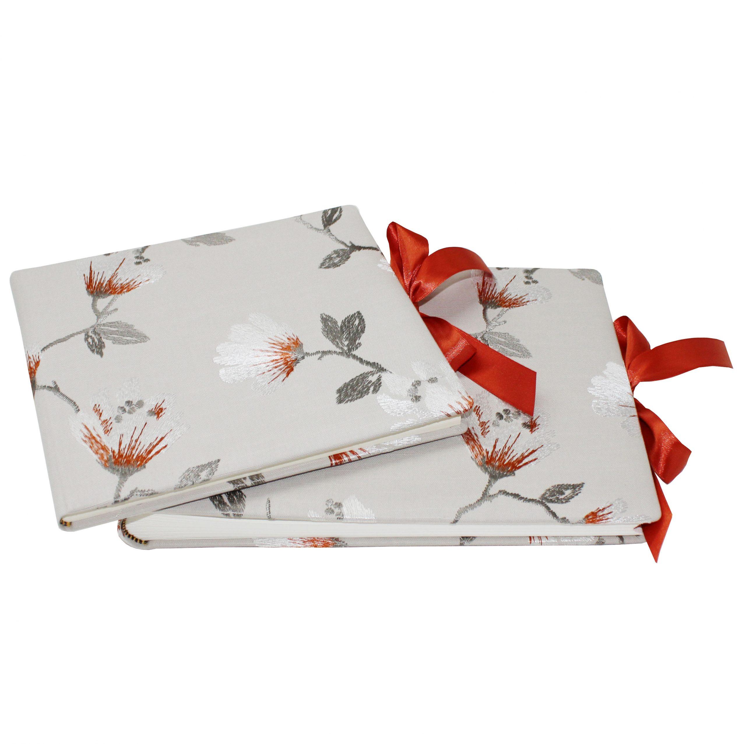 Gästebuch Hazel mit Satinschleife im Querformat