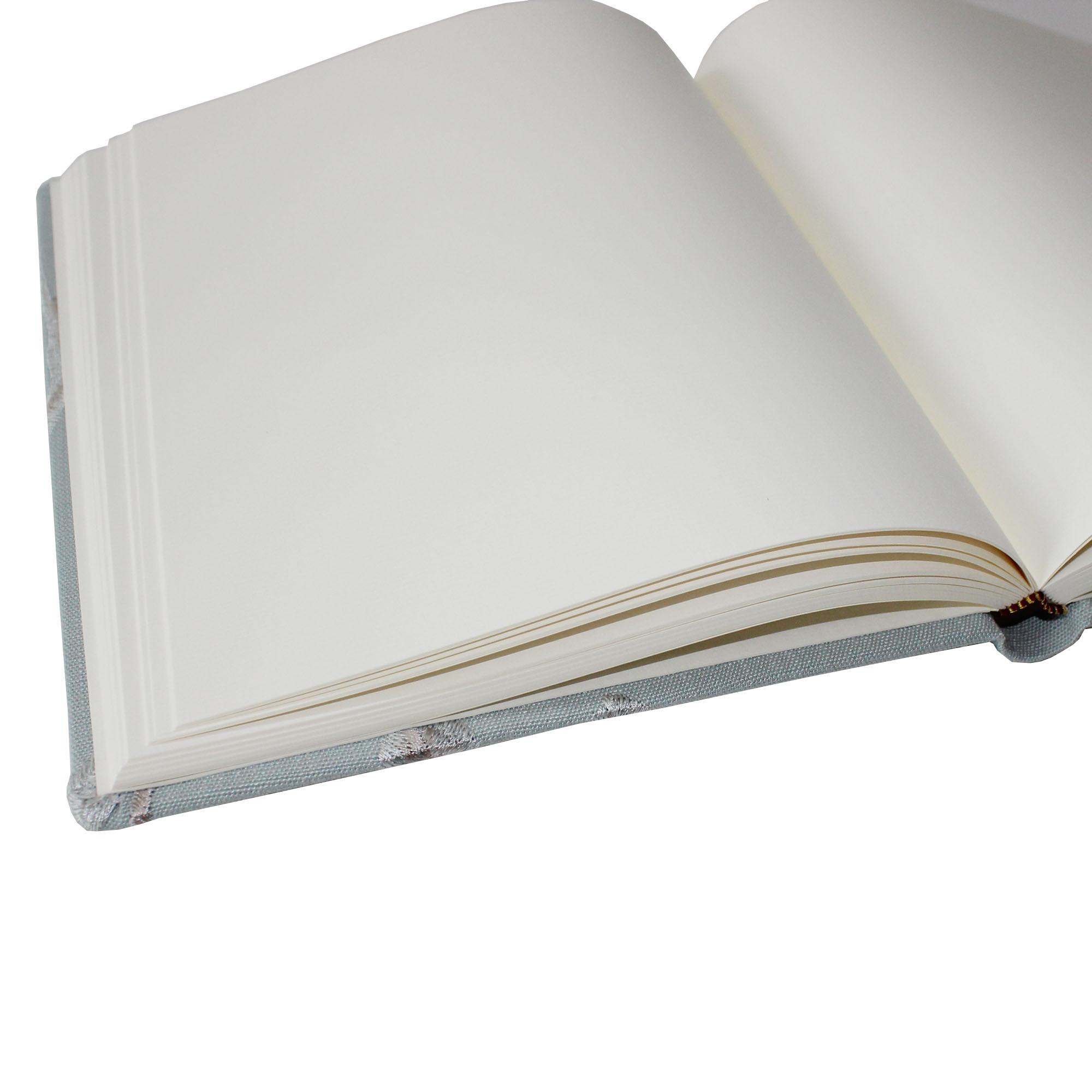 Gästebuch Vaiana Aquamarin mit blumigen Stickereien