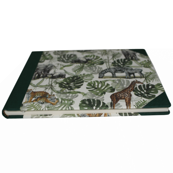 Gästebuch Afrika mit grünem Buchbinderleinen im Querformat